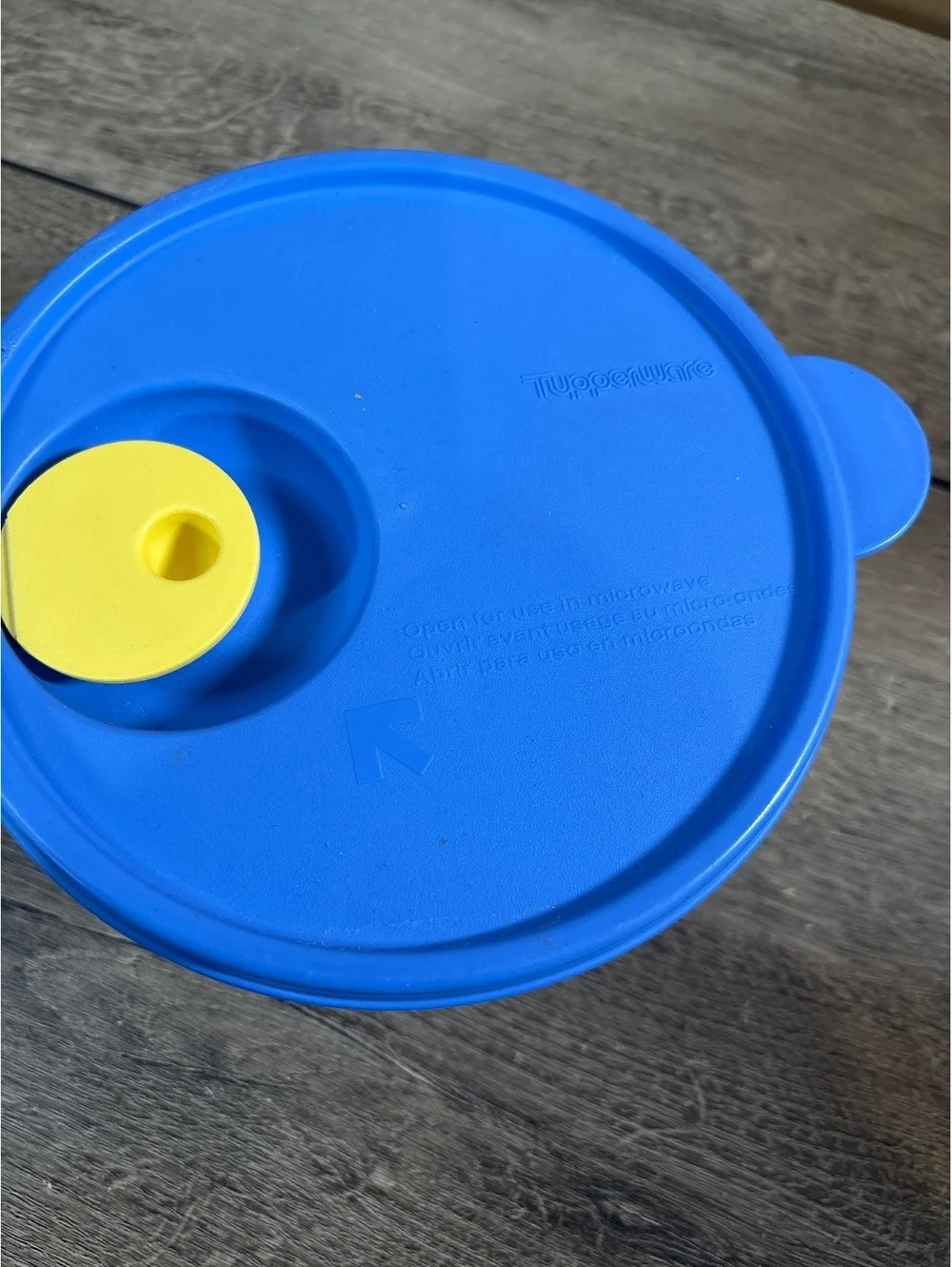 Vintage Tupperware Yellow Bowl with Blue Vent Lid